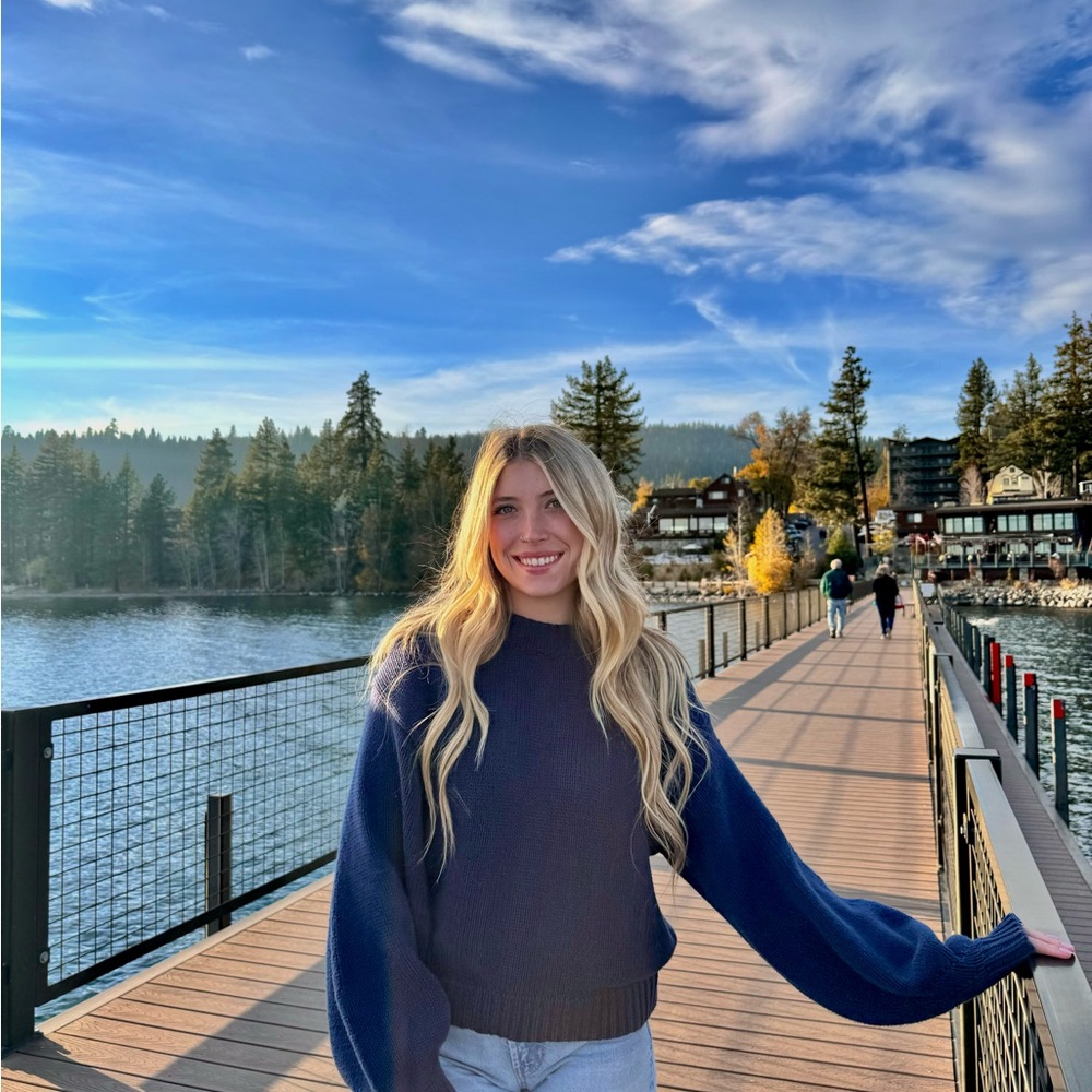 Meet your Posher, Emilie